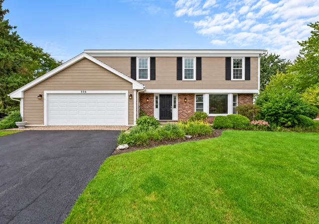 Photo 1 of Single family home for sale at 556 Westminster Pl, Mundelein, IL 60060 | MLS# 12765735 | Listing updated on 2026-10-28
