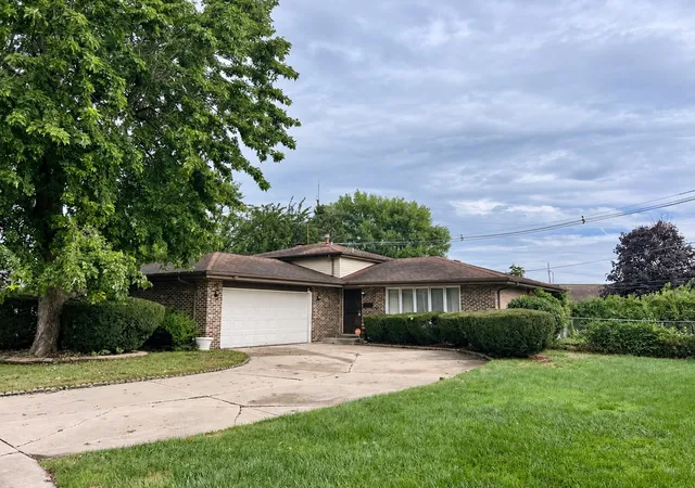 Photo 1 of Single family home for sale at 15035 Naughton Dr, South Holland, IL 60473 | MLS# 12765750 | Listing updated on 2026-10-29