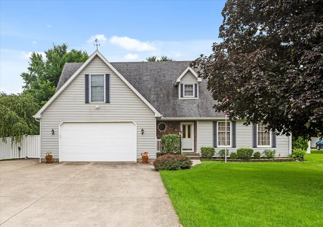 Photo 1 of Single family home for sale at 1517 E 1st Street, Streator, IL 61364 | MLS# 12765755 | Listing updated on 2026-09-27