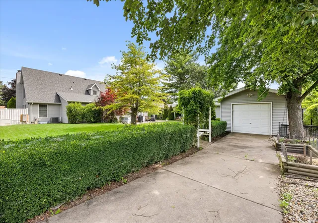 Photo 50 of Single family home for sale at 1517 E 1st Street, Streator, IL 61364 | MLS# 12765755 | Listing updated on 2026-10-08