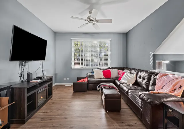 Photo 4 of Townhouse for sale at 1317 New Hvn Dr, Cary, IL 60013 | MLS# 12765768 | Listing updated on 2026-10-09