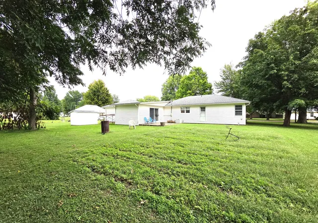 Photo 4 of Single family home for sale at 355 Lee Evans Dr, Hull, IL 62343 | MLS# 12765771 | Listing updated on 2026-10-20