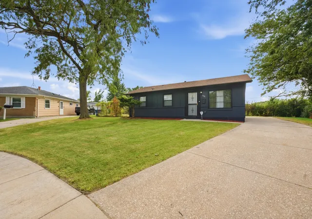 Photo 3 of Single family home for sale at 1888 Andover Ct, Chicago Heights, IL 60411 | MLS# 12765774 | Listing updated on 2026-09-27