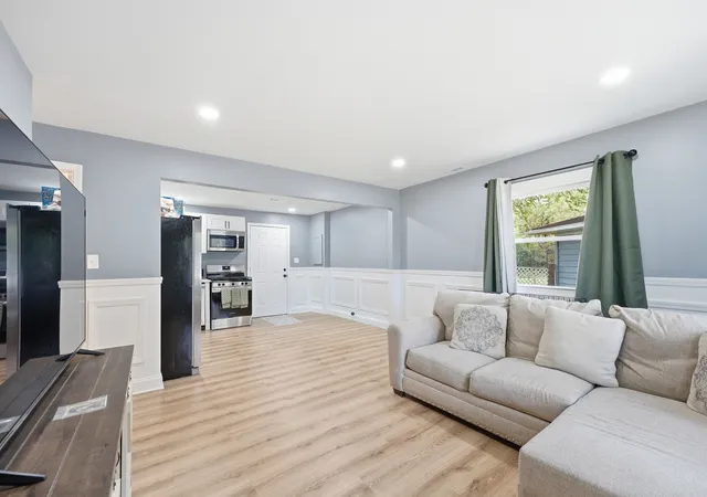 Photo 4 of Single family home for sale at 1888 Andover Ct, Chicago Heights, IL 60411 | MLS# 12765774 | Listing updated on 2026-09-27