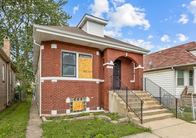 Single family home for sale at 9132 S Blackstone Ave, Chicago, IL 60619 | MLS# 12765776