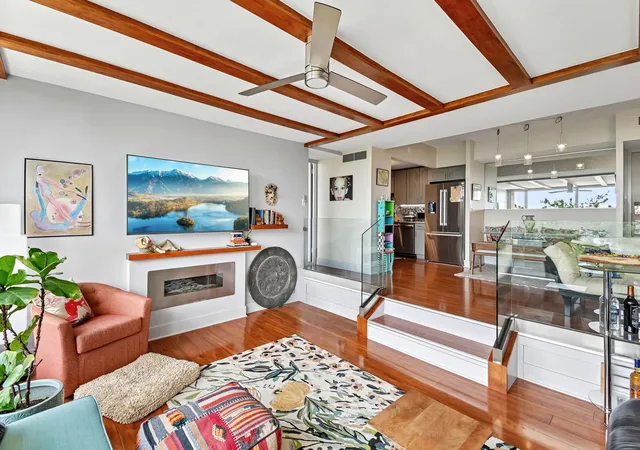 Photo 3 of Condo for sale at 3200 N Lake Shore Dr #410, Chicago, IL 60657 | MLS# 12765788 | Listing updated on 2026-10-01