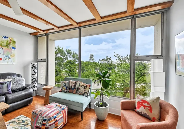 Photo 4 of Condo for sale at 3200 N Lake Shore Dr #410, Chicago, IL 60657 | MLS# 12765788 | Listing updated on 2026-10-01