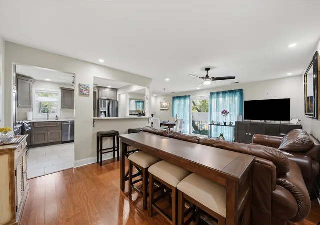Photo 2 of Condo for sale at 9200 S Pulaski Rd #3E, Oak Lawn, IL 60453 | MLS# 12765797 | Listing updated on 2026-10-06