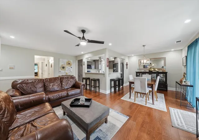 Photo 4 of Condo for sale at 9200 S Pulaski Rd #3E, Oak Lawn, IL 60453 | MLS# 12765797 | Listing updated on 2026-10-06