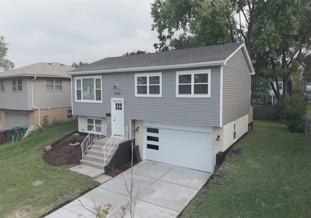 Photo 1 of Single family home for sale at 7535 162nd Street, Tinley Park, IL 60477 | MLS# 12765799 | Listing updated on 2026-09-22
