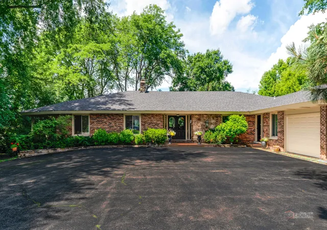 Photo 2 of Single family home for sale at 2432 Federal Ct, Long Grove, IL 60047 | MLS# 12765816 | Listing updated on 2026-09-22