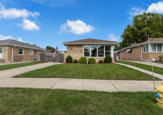 Photo 1 of Single family home for sale at 7316 W Greenleaf St, Niles, IL 60714 | MLS# 12765818 | Listing updated on 2026-09-24