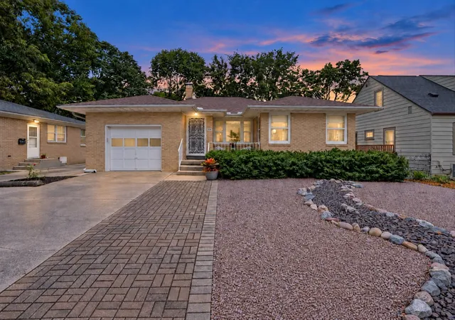 Photo 2 of Single family home for sale at 804 W White St, Champaign, IL 61820 | MLS# 12765820 | Listing updated on 2026-10-22