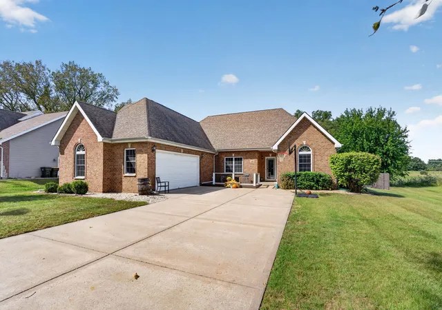 Photo 1 of Single family home for sale at 185 Fairway Dr, Essex, IL 60935 | MLS# 12765821 | Listing updated on 2026-10-04