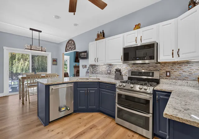 Photo 4 of Single family home for sale at 185 Fairway Dr, Essex, IL 60935 | MLS# 12765821 | Listing updated on 2026-10-04
