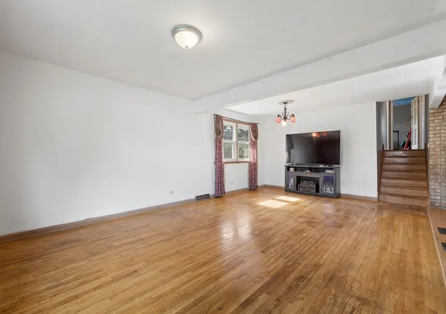 Photo 3 of Single family home for sale at 9019 W 92nd Place, Hickory Hills, IL 60457 | MLS# 12765824 | Listing updated on 2026-09-30