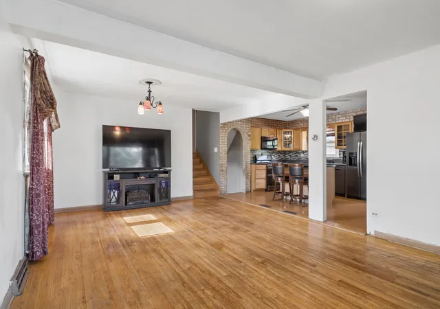 Photo 4 of Single family home for sale at 9019 W 92nd Place, Hickory Hills, IL 60457 | MLS# 12765824 | Listing updated on 2026-09-30