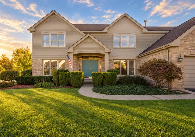 Photo 1 of Single family home for sale at 931 Ambria Dr, Mundelein, IL 60060 | MLS# 12765840 | Listing updated on 2026-10-05