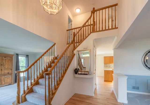 Photo 3 of Single family home for sale at 931 Ambria Dr, Mundelein, IL 60060 | MLS# 12765840 | Listing updated on 2026-10-05