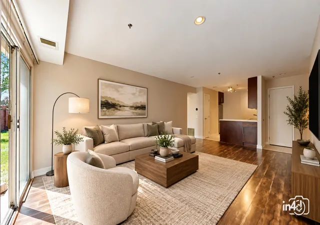 Listing Photo 5 - Condo for sale in building located at 411 Kelburn Rd, Deerfield, IL 60015 - Unit #121
