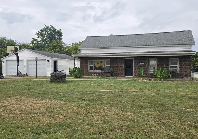 Photo 3 of Sale Pending at 560 Butler Rd, Harrisburg, IL 62946 | MLS# 12765852 | Listing updated on 2026-10-03