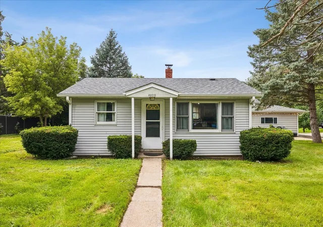 Photo 1 of Single family home for sale at 4809 E Wonder Lake Rd, Wonder Lake, IL 60097 | MLS# 12765860 | Listing updated on 2026-10-07