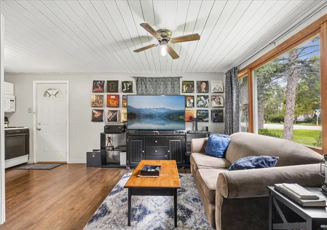 Photo 4 of Single family home for sale at 4809 E Wonder Lake Rd, Wonder Lake, IL 60097 | MLS# 12765860 | Listing updated on 2026-10-07