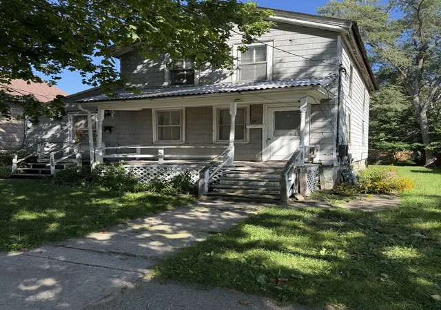 Photo 1 of Single family home for sale at 220 1st Street, Woodstock, IL 60098 | MLS# 12765871 | Listing updated on 2026-09-28