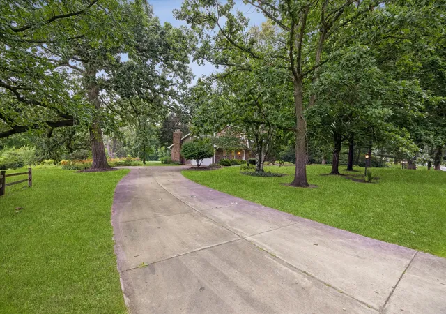 Photo 3 of Single family home for sale at 2s730 White Oak Ln, Batavia, IL 60510 | MLS# 12765872 | Listing updated on 2026-09-27