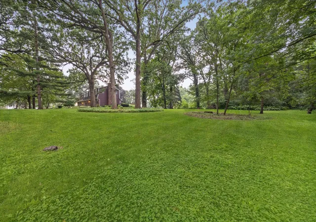 Photo 3 of Single family home for sale at 2s730 White Oak Ln, Batavia, IL 60510 | MLS# 12765872 | Listing updated on 2026-09-27