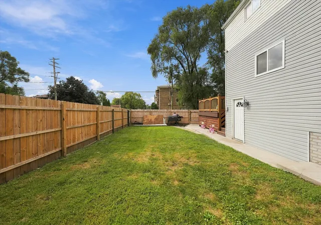 Photo 3 of Single family home for sale at 3903 W 115th Street, Alsip, IL 60803 | MLS# 12765877 | Listing updated on 2026-10-08