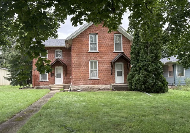 Photo 1 of Single family home for sale at 810 E 4th Street, Sterling, IL 61081 | MLS# 12765884 | Listing updated on 2026-09-27