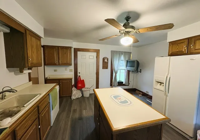 Photo 3 of Single family home for sale at 810 E 4th Street, Sterling, IL 61081 | MLS# 12765884 | Listing updated on 2026-09-27