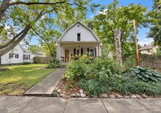 Photo 3 of Single family home for sale at 303 S Johnson Ave, Urbana, IL 61801 | MLS# 12765891 | Listing updated on 2026-10-06