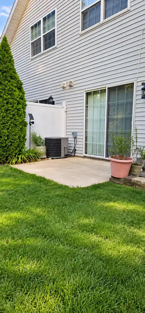 Listing Photo 2 - Condo for sale in 2075 Susanna Wy located at 2075 Susanna Wy, Crest Hill, IL 60403 - Unit 2075 Susanna Way