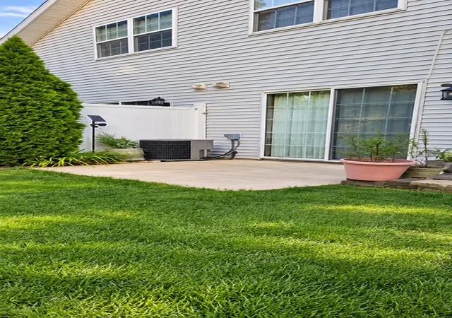 Listing Photo 2 - Condo for sale in building located at 2075 Susanna Wy, Crest Hill, IL 60403