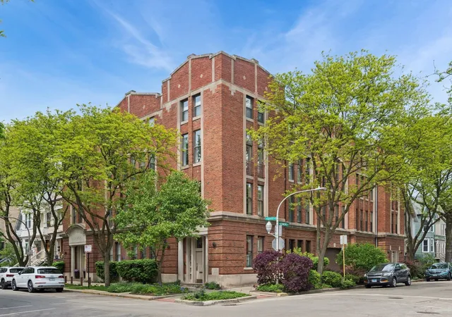 Condo for sale at 3100 N Kenmore Ave #3J, Chicago, IL 60657 | MLS# 12765905