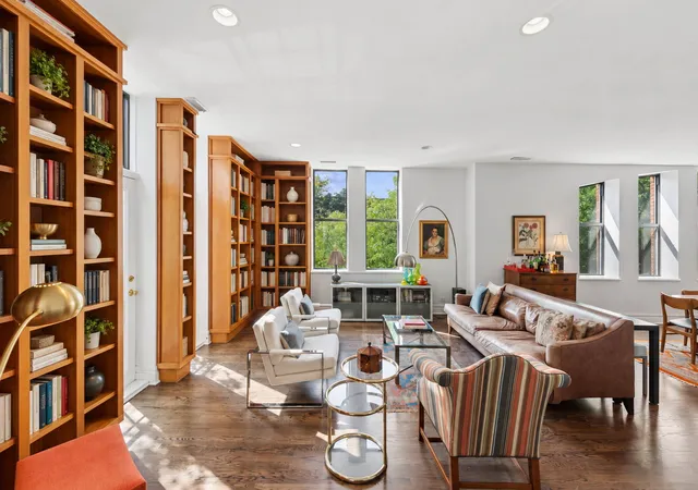 Photo 1 of Condo for sale at 3100 N Kenmore Ave #3J, Chicago, IL 60657 | MLS# 12765905 | Listing updated on 2026-09-22