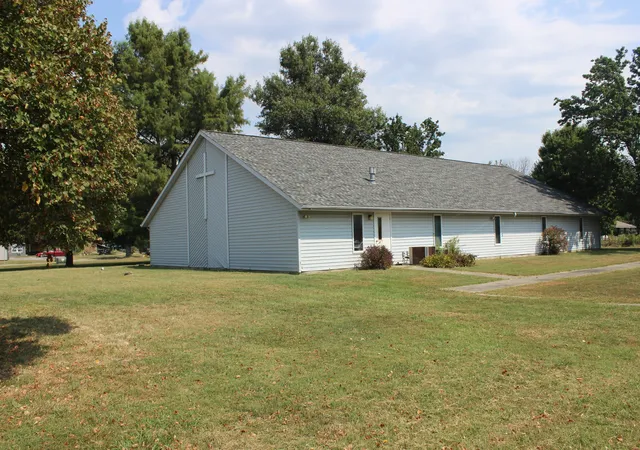 Photo 1 of Single family home for sale at 321 Country Clb Ln, Centralia, IL 62801 | MLS# 12765908 | Listing updated on 2026-09-29