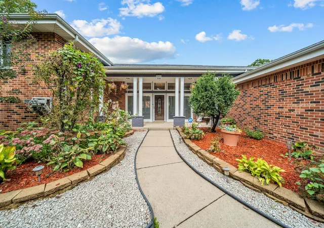 Photo 1 of Single family home for sale at 20651 N Horatio Blvd, Lincolnshire, IL 60069 | MLS# 12765912 | Listing updated on 2026-10-07
