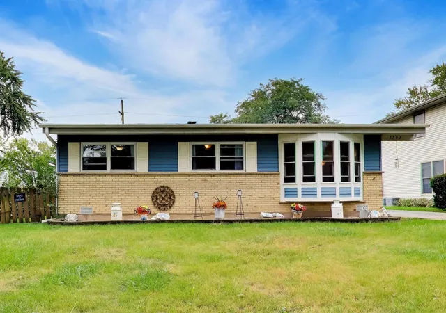 Photo 1 of Single family home for sale at 2307 Fulle St, Rolling Meadows, IL 60008 | MLS# 12765916 | Listing updated on 2026-09-24