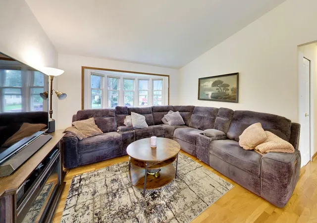 Photo 4 of Single family home for sale at 2307 Fulle St, Rolling Meadows, IL 60008 | MLS# 12765916 | Listing updated on 2026-09-24