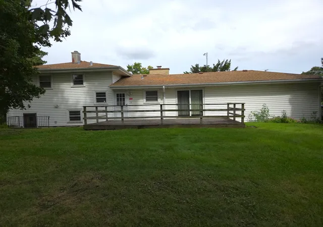 Photo 3 of Single family home for sale at 20w511 Army Trl Blvd, Addison, IL 60101 | MLS# 12765920 | Listing updated on 2026-09-23