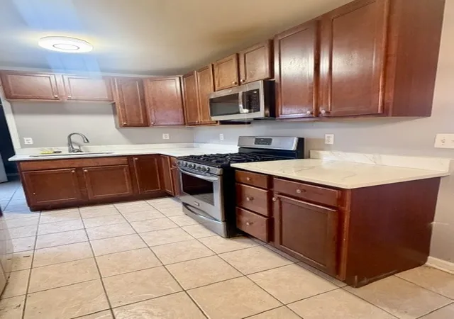 Photo 4 of Single family home for sale at 212 Harwood Dr, Bolingbrook, IL 60440 | MLS# 12765921 | Listing updated on 2026-09-28