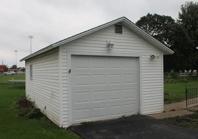 Photo 3 of Sale Pending at 206 S Spring St, Geneseo, IL 61254 | MLS# 12765944 | Listing updated on 2026-09-24