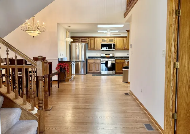 Photo 2 of Townhouse for sale at 19339 Lisadell Dr, Tinley Park, IL 60487 | MLS# 12765948 | Listing updated on 2026-10-21