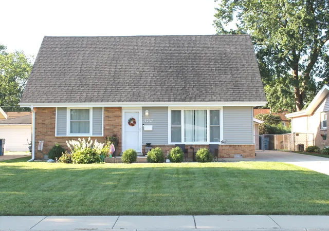 Photo 1 of Single family home for sale at 5237 Pleasant Ln, Crestwood, IL 60418 | MLS# 12765952 | Listing updated on 2026-10-06