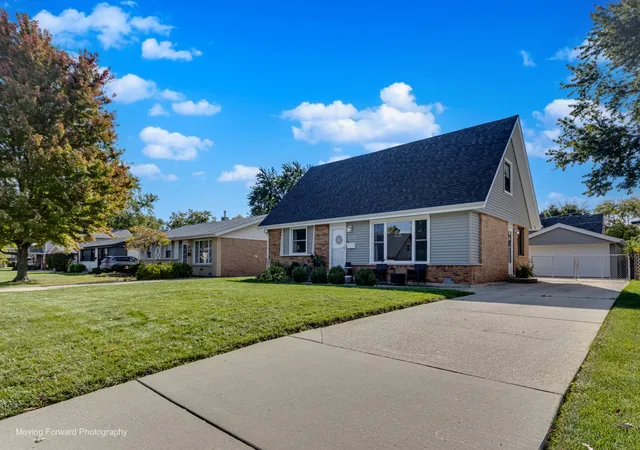 Photo 2 of Single family home for sale at 5237 Pleasant Ln, Crestwood, IL 60418 | MLS# 12765952 | Listing updated on 2026-10-22