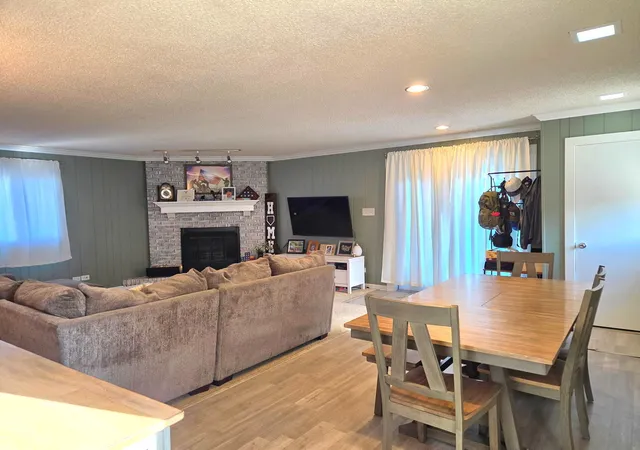 Photo 3 of Single family home for sale at 5237 Pleasant Ln, Crestwood, IL 60418 | MLS# 12765952 | Listing updated on 2026-10-06