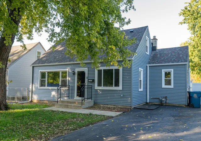 Single family home for sale at 11232 S Natoma Ave, Worth, IL 60482 | MLS# 12765957